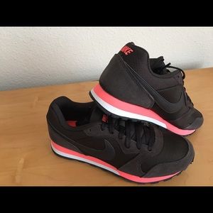 Nike MD Runner